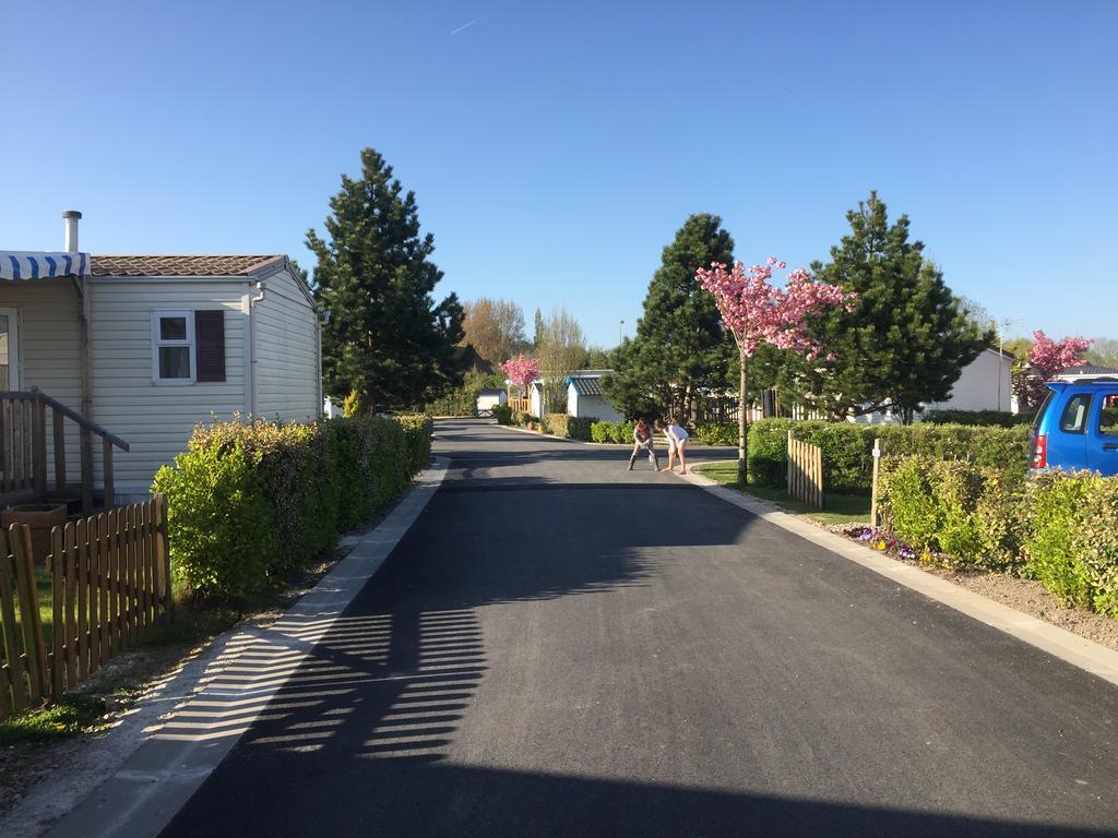 Camping Caravaning Les Cerisiers Berck Sur Mer Verton Exterior photo