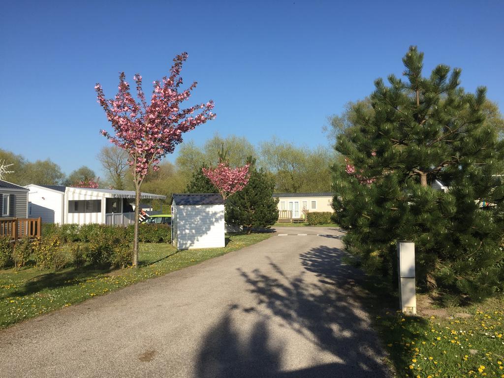 Camping Caravaning Les Cerisiers Berck Sur Mer Verton Exterior photo